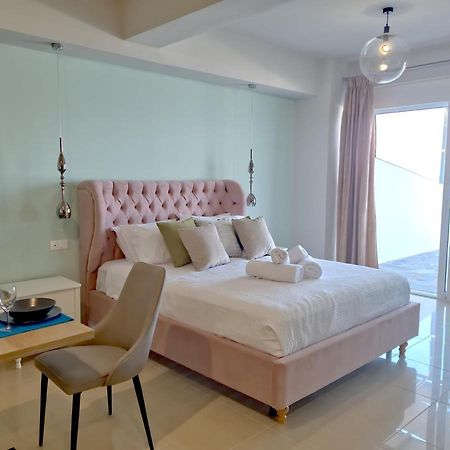 Epipleon Luxury Suites -106- Δωμάτιο 40Τμ Με Βεράντα 45Τμ Μπροστά Στην Θάλασσα Nafpaktos Buitenkant foto