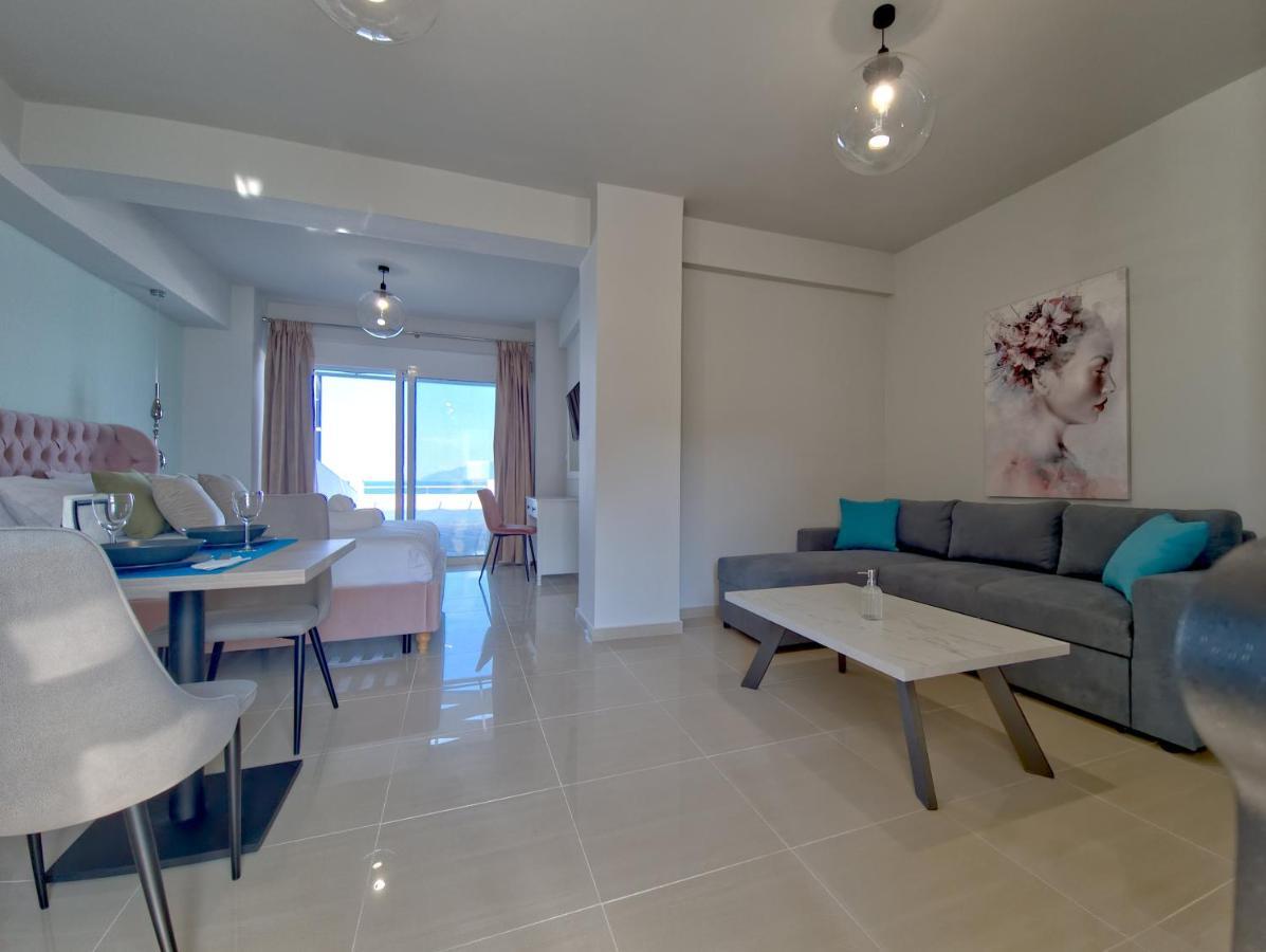 Epipleon Luxury Suites -106- Δωμάτιο 40Τμ Με Βεράντα 45Τμ Μπροστά Στην Θάλασσα Nafpaktos Buitenkant foto