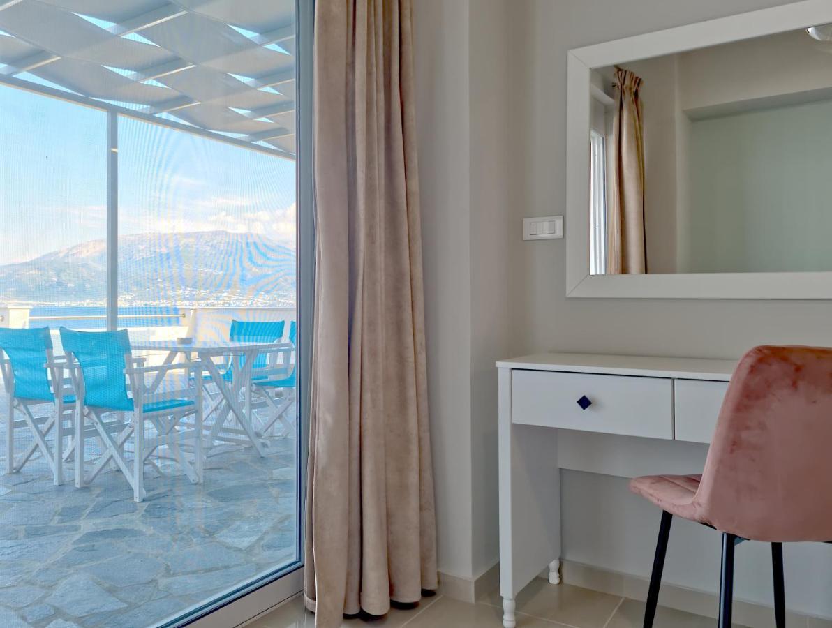 Epipleon Luxury Suites -106- Δωμάτιο 40Τμ Με Βεράντα 45Τμ Μπροστά Στην Θάλασσα Nafpaktos Buitenkant foto