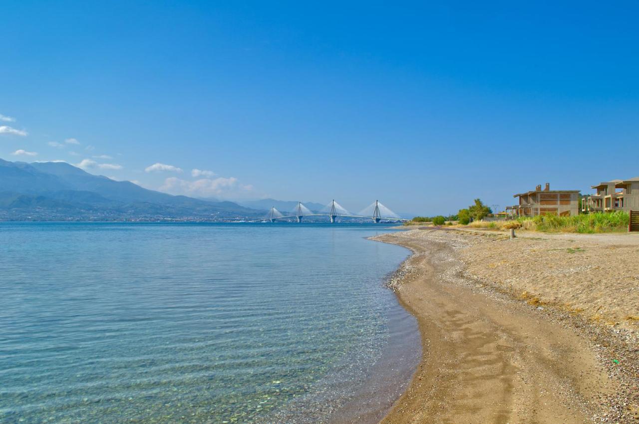Epipleon Luxury Suites -106- Δωμάτιο 40Τμ Με Βεράντα 45Τμ Μπροστά Στην Θάλασσα Nafpaktos Buitenkant foto