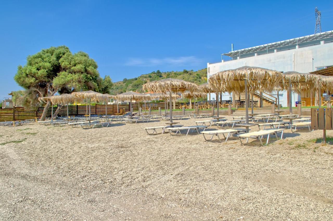 Epipleon Luxury Suites -106- Δωμάτιο 40Τμ Με Βεράντα 45Τμ Μπροστά Στην Θάλασσα Nafpaktos Buitenkant foto
