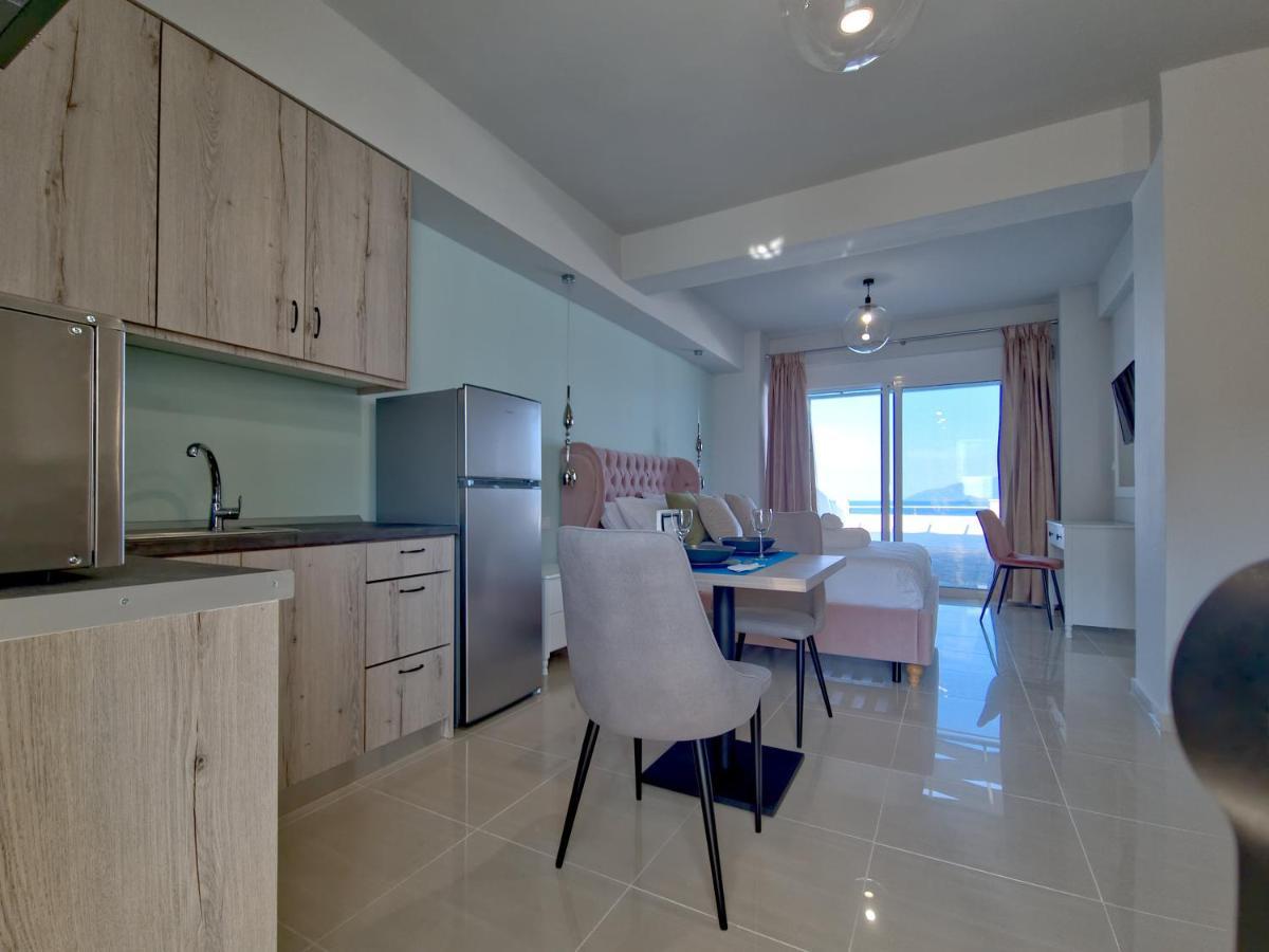 Epipleon Luxury Suites -106- Δωμάτιο 40Τμ Με Βεράντα 45Τμ Μπροστά Στην Θάλασσα Nafpaktos Buitenkant foto